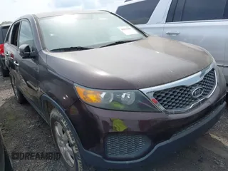 2012 Kia Sorento LX z VIN 5XYKT4A16CG259945, wystawiony jako IAAI lot #42016956 z przebiegiem 196 350 mil mil oraz . Historia ofert i sprzedaży dostępna na DreamBid. Obrazek 1.