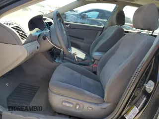 2005 Toyota Camry STD z VIN 4T1BE32K45U043696, wystawiony jako Copart lot #55087185 z przebiegiem 212 439 mil mil oraz Szkoda całkowita • Salvage title. Historia ofert i sprzedaży dostępna na DreamBid. Obrazek 7.