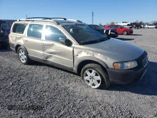 2005 Volvo XC70 with VIN YV1SZ592451180787, listed as a Copart auction lot 81856974 with 220,788 mi miles and Clean Title. Bid and sale history available at DreamBid. Image 4.