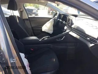 2023 Hyundai Elantra SEL z VIN 5NPLM4AG0PH107972, wystawiony jako IAAI lot #42200000 z przebiegiem 15 060 mil mil oraz . Historia ofert i sprzedaży dostępna na DreamBid. Obrazek 5.