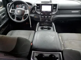 2022 Ram 2500 Big Horn z VIN 3C6UR5JL4NG156579, wystawiony jako Copart lot #52794635 z przebiegiem 63 691 mil mil oraz Szkoda całkowita • Salvage title. Historia ofert i sprzedaży dostępna na DreamBid. Obrazek 8.