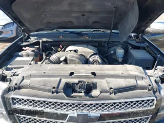 2008 Chevrolet Suburban Commercial with VIN 1GNFK16338J235887, listed as a IAAI auction lot 41371263 with 200,049 mi miles. Bid and sale history available at carsss.com. Image 10.