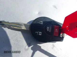 2018 Nissan Versa SV z VIN 3N1CN7AP1JL872116, wystawiony jako IAAI lot #42149712 z przebiegiem 131 990 mil mil oraz . Historia ofert i sprzedaży dostępna na DreamBid. Obrazek 11.