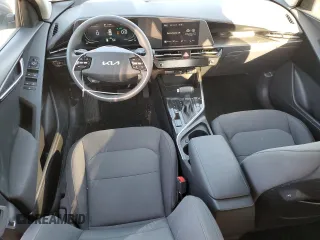 2025 Kia Niro LX with VIN KNDCP3LE3S5223592, listed as a Copart auction lot 45681015 with 5,589 mi miles and Salvage Title. Bid and sale history available at carsss.com. Image 8.