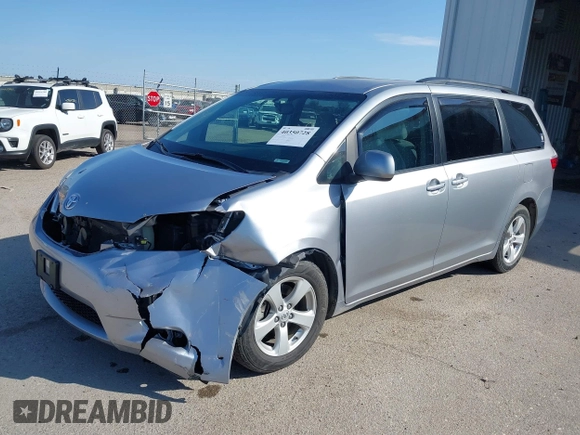 2017 Toyota Sienna LE Auto Access Seat with VIN 5TDKZ3DC4HS773762, listed as a IAAI auction lot 40350728 with 86,271 mi miles and . Bid and sale history available at DreamBid. Image 2.