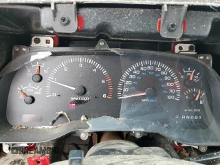 1999 Dodge Durango z VIN 1B4HS28ZXXF585086, wystawiony jako Copart lot #49914645 z przebiegiem 261 913 mil mil oraz Szkoda całkowita • Salvage title. Historia ofert i sprzedaży dostępna na DreamBid. Obrazek 9.