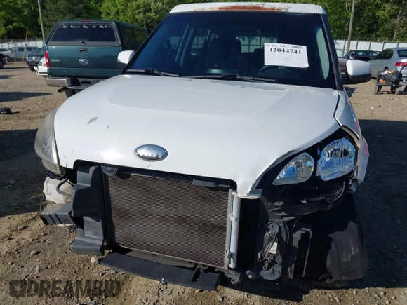 2013 Kia Soul + z VIN KNDJT2A69D7555715, wystawiony jako IAAI lot #42044741 z przebiegiem 127 326 mil mil oraz . Historia ofert i sprzedaży dostępna na DreamBid. Obrazek 6.