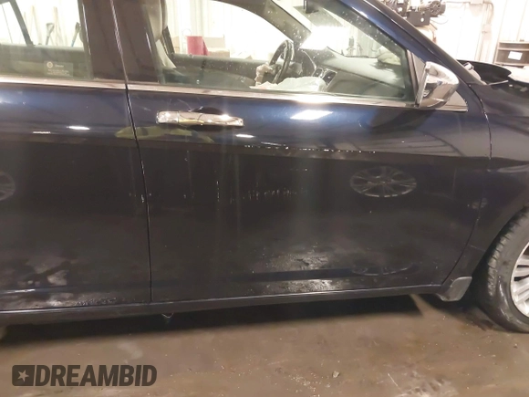 2012 Chrysler 200 Limited with VIN 1C3CCBCB0CN263663, listed as a IAAI auction lot 41621500 with 134,558 mi miles. Bid and sale history available at carsss.com. Image 19.