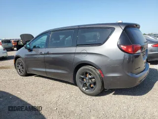 2019 Chrysler Pacifica Touring Plus z VIN 2C4RC1FG3KR569071, wystawiony jako Copart lot #52317555 z przebiegiem 114 414 mil mil oraz Szkoda całkowita • Salvage title. Historia ofert i sprzedaży dostępna na DreamBid. Obrazek 2.