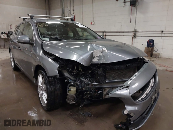 2016 Volvo V60 T5 Premier with VIN YV1612SK8G1311644, listed as a IAAI auction lot 41203569 with 96,242 mi miles. Bid and sale history available at carsss.com. Image 6.
