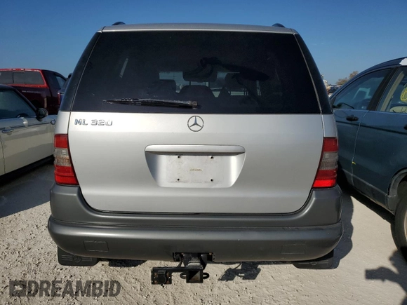 1998 Mercedes-Benz M-Class with VIN 4JGAB54E0WA033063, listed as a Copart auction lot 78306884 with 0 mi miles and Salvage Title. Bid and sale history available at carsss.com. Image 6.