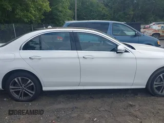 2021 Mercedes-Benz E-Class E 350 with VIN W1KZF8DBXMB003732, listed as a IAAI auction lot 40275325 with 28,211 mi miles. Bid and sale history available at carsss.com. Image 13.
