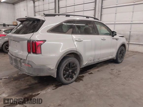2022 Kia Sorento X-Line S with VIN 5XYRLDLC5NG117800, listed as a IAAI auction lot 41611432 with 25,914 mi miles. Bid and sale history available at carsss.com. Image 4.