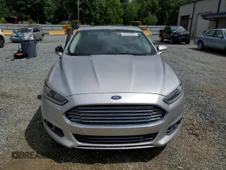 2013 Ford Fusion SE with VIN 3FA6P0HR2DR174320, listed as a Copart auction lot 56330385 with 127,301 mi miles and Salvage title. Bid and sale history available at DreamBid. Image 5.