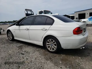 2007 BMW 3 Series 328i with VIN WBAVA33527PG39395, listed as a Copart auction lot 61638825 with 120,130 mi miles and Salvage title. Bid and sale history available at DreamBid. Image 2.
