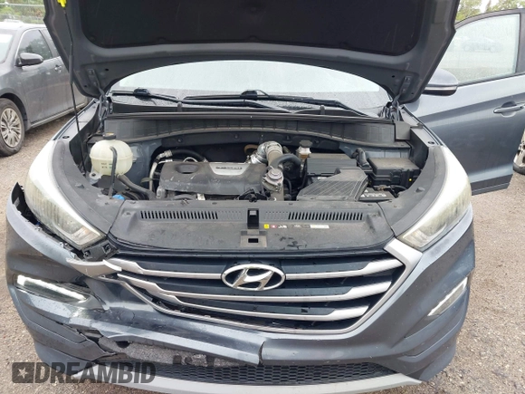 2017 Hyundai Tucson Value z VIN KM8J33A28HU399978, wystawiony jako IAAI lot #41987370 z przebiegiem 96 958 mil mil oraz . Historia ofert i sprzedaży dostępna na DreamBid. Obrazek 10.