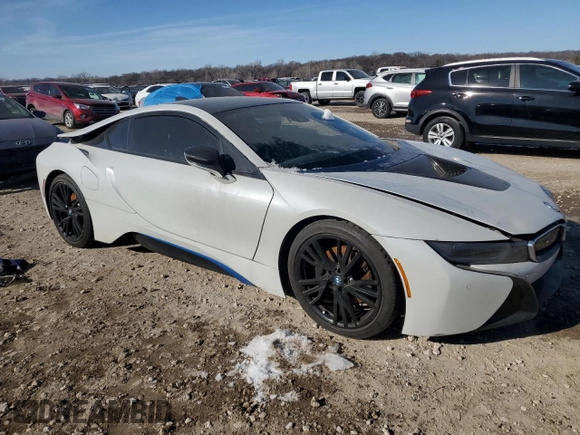 2015 BMW i8 z VIN WBY2Z2C51FV392594, wystawiony jako Copart lot #42561715 z przebiegiem Nie podano mil oraz Szkoda całkowita • Salvage title. Historia ofert i sprzedaży dostępna na DreamBid. Obrazek 4.
