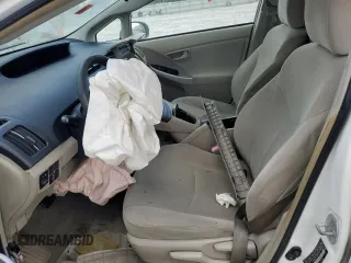2011 Toyota Prius I z VIN JTDKN3DUXB1465701, wystawiony jako Copart lot #59497025 z przebiegiem Nie podano mil oraz Nie do naprawy • Non repairable. Historia ofert i sprzedaży dostępna na DreamBid. Obrazek 8.