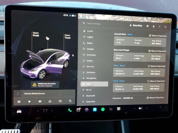 2020 Tesla Model Y Long Range z VIN 5YJYGDEE3LF011297, wystawiony jako Copart lot #42711345 z przebiegiem 103 803 mil mil oraz Szkoda całkowita • Salvage title. Historia ofert i sprzedaży dostępna na DreamBid. Obrazek 9.