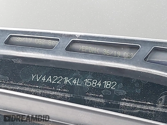 2020 Volvo XC90 Momentum with VIN YV4A221K4L1584182, listed as a IAAI auction lot 42584433 with 92,059 mi miles and . Bid and sale history available at DreamBid. Image 9.