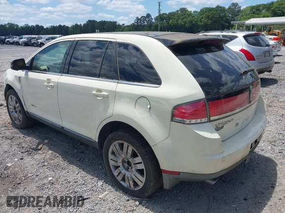 2008 Lincoln MKX with VIN 2LMDU68CX8BJ40624, listed as a IAAI auction lot 42124304 with 210,983 mi miles. Bid and sale history available at carsss.com. Image 3.