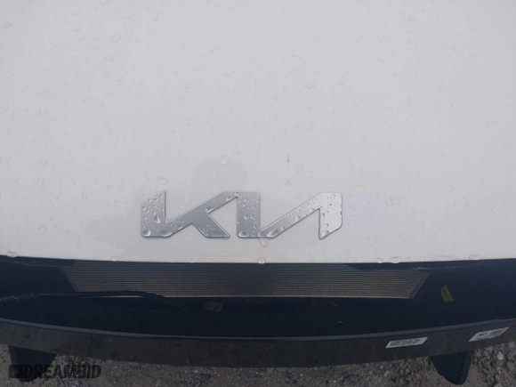 2025 Kia K4 LXS with VIN 3KPFT4DE2SE005502, listed as a IAAI auction lot 40969539 with 97 mi miles. Bid and sale history available at carsss.com. Image 18.