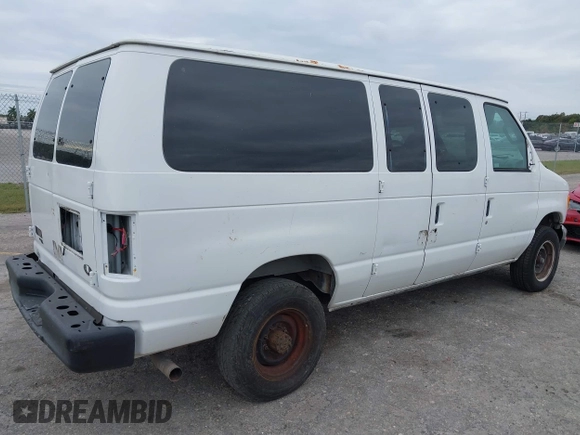 2007 Ford Econoline Passenger XL with VIN 1FBNE31L87DA19792, listed as a IAAI auction lot 41303532 with 71,444 mi miles. Bid and sale history available at carsss.com. Image 4.