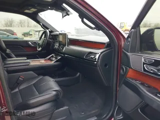 2021 Lincoln Navigator Reserve with VIN 5LMJJ2LT2MEL17430, listed as a IAAI auction lot 41623672 with 21,706 mi miles. Bid and sale history available at carsss.com. Image 5.