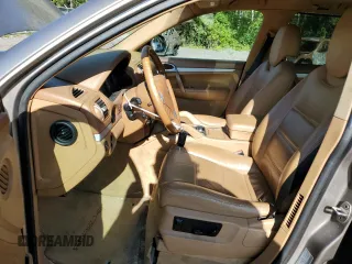 2004 Porsche Cayenne with VIN WP1AA29P24L003091, listed as a Copart auction lot 68691604 with 329,920 mi miles and Clean Title. Bid and sale history available at carsss.com. Image 7.