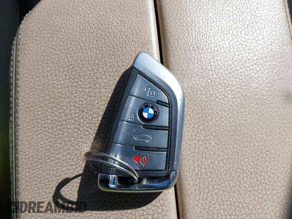 2019 BMW 5 Series 530i z VIN WBAJA5C56KWW03537, wystawiony jako IAAI lot #41430626 z przebiegiem 98 240 mil mil oraz . Historia ofert i sprzedaży dostępna na DreamBid. Obrazek 11.