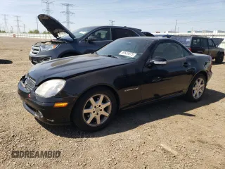 2002 Mercedes-Benz SLK 230 Kompressor z VIN WDBKK49F22F264806, wystawiony jako Copart lot #56526975 z przebiegiem 68 422 mil mil oraz Szkoda całkowita • Salvage title. Historia ofert i sprzedaży dostępna na DreamBid. Obrazek 1.