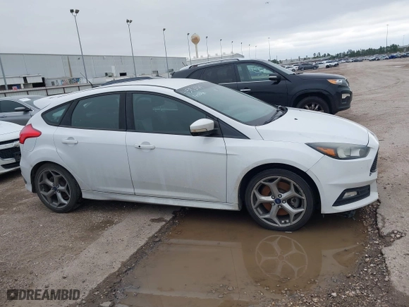 2015 Ford Focus ST with VIN 1FADP3L91FL268867, listed as a IAAI auction lot 41583424 with 169,426 mi miles. Bid and sale history available at carsss.com. Image 13.