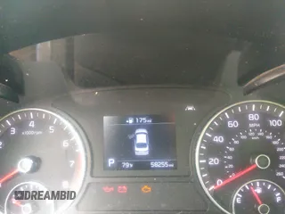 2020 Kia Optima LX z VIN 5XXGT4L32LG405086, wystawiony jako IAAI lot #39967991 z przebiegiem 58 255 mil mil oraz . Historia ofert i sprzedaży dostępna na DreamBid. Obrazek 7.