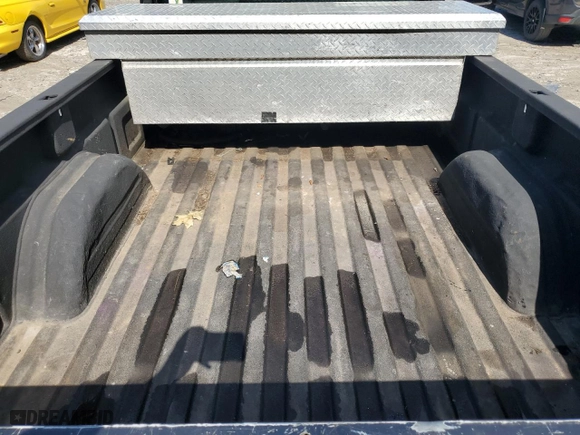 2005 Chevrolet Silverado 2500HD with VIN 1GCHK24U85E181087, listed as a Copart auction lot 61059814 with 0 mi miles and Salvage Title. Bid and sale history available at carsss.com. Image 10.