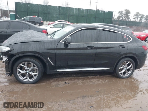 2023 BMW X4 xDrive30i z VIN 5UX33DT05P9R43464, wystawiony jako IAAI lot #41507571 z przebiegiem 32 914 mil mil oraz . Historia ofert i sprzedaży dostępna na DreamBid. Obrazek 14.