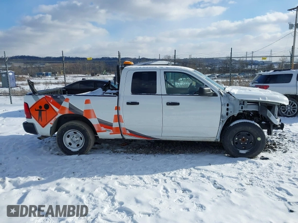 2023 Ram 1500 Tradesman z VIN 1C6RR6FG3PS535737, wystawiony jako IAAI lot #41304327 z przebiegiem 25 425 mil mil oraz . Historia ofert i sprzedaży dostępna na DreamBid. Obrazek 14.