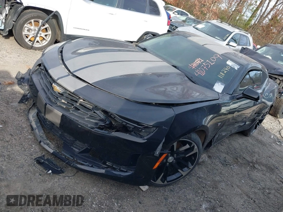 2020 Chevrolet Camaro 1LT z VIN 1G1FB1RS0L0118240, wystawiony jako IAAI lot #42281280 z przebiegiem Nie podano mil oraz . Historia ofert i sprzedaży dostępna na DreamBid. Obrazek 2.