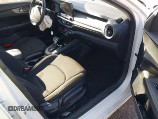 2019 Kia Forte LXS z VIN 3KPF24AD9KE125019, wystawiony jako IAAI lot #40787475 z przebiegiem 54 777 mil mil oraz . Historia ofert i sprzedaży dostępna na DreamBid. Obrazek 5.