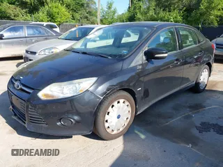 2013 Ford Focus SE z VIN 1FADP3F25DL115727, wystawiony jako IAAI lot #42609895 z przebiegiem 163 749 mil mil oraz . Historia ofert i sprzedaży dostępna na DreamBid. Obrazek 2.
