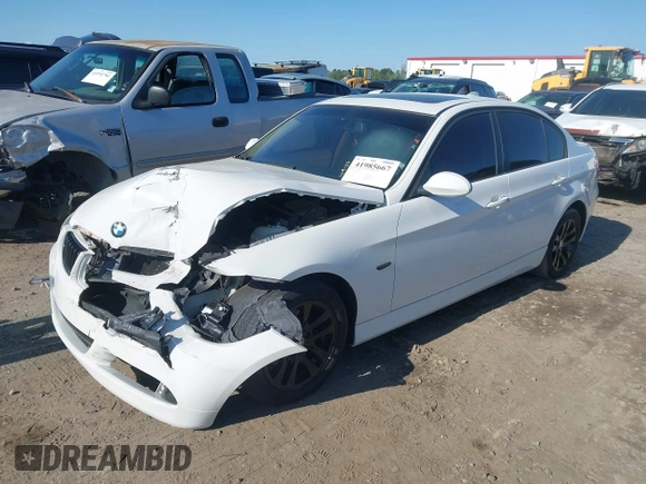 2007 BMW 3 Series 328i with VIN WBAVA33567KX73725, listed as a IAAI auction lot 41985667 with 113,491 mi miles. Bid and sale history available at carsss.com. Image 17.