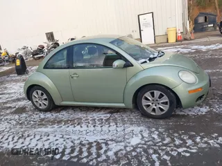2008 Volkswagen New Beetle Coupe S with VIN 3VWPG31C68M518009, listed as a IAAI auction lot 40982053 with 156,552 mi miles. Bid and sale history available at carsss.com. Image 13.