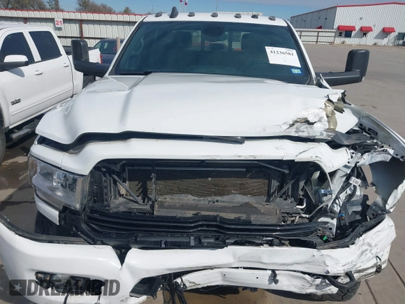2020 Ram 2500 Big Horn with VIN 3C6UR5DL1LG115089, listed as a IAAI auction lot 41236581 with 90,797 mi miles. Bid and sale history available at carsss.com. Image 12.