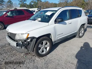 2011 Jeep Compass Latitude with VIN 1J4NT1FB7BD172639, listed as a IAAI auction lot 41321249 with 237,346 mi miles. Bid and sale history available at carsss.com. Image 2.