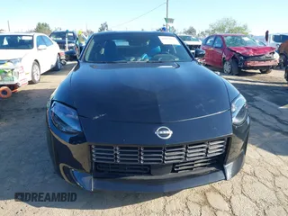 2023 Nissan Z Performance с VIN JN1BZ4BH1PM311774, выставлен на аукционе IAAI как лот 41818187 с пробегом 25 438 миль миль и . История ставок и продаж доступна на DreamBid. Изображение 12.