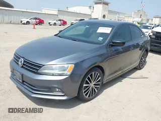 2015 Volkswagen Jetta SE с VIN 3VWD17AJ7FM325519, выставлен на аукционе IAAI как лот 41934201 с пробегом 139 167 миль миль и . История ставок и продаж доступна на DreamBid. Изображение 2.