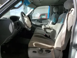 2002 Ford F-150 XL с VIN 1FTRX18L02NA22576, выставлен на аукционе Copart как лот 52985795 с пробегом Не указан миль и Списание • Salvage title. История ставок и продаж доступна на DreamBid. Изображение 7.