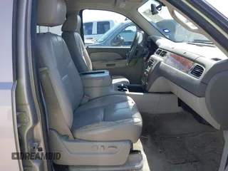 2007 Chevrolet Suburban LTZ with VIN 3GNFC16057G181463, listed as a IAAI auction lot 41862403 with 1 mi miles. Bid and sale history available at carsss.com. Image 5.