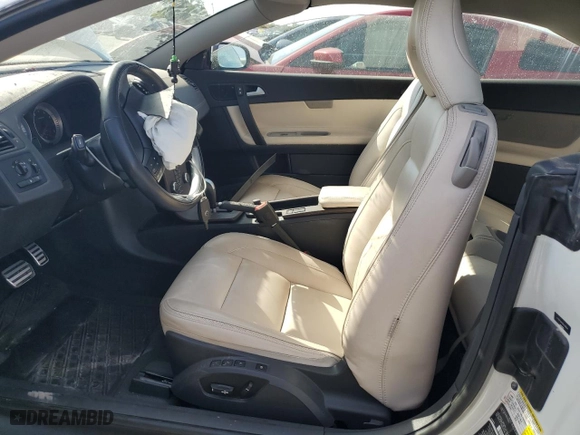 2013 Volvo C70 T5 with VIN YV1672MC8DJ136621, listed as a Copart auction lot 67385424 with 29,921 mi miles and Salvage Title. Bid and sale history available at carsss.com. Image 7.
