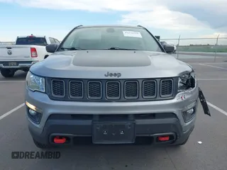 2019 Jeep Compass Trailhawk z VIN 3C4NJDDB6KT722424, wystawiony jako IAAI lot #42270528 z przebiegiem 98 007 mil mil oraz . Historia ofert i sprzedaży dostępna na DreamBid. Obrazek 12.