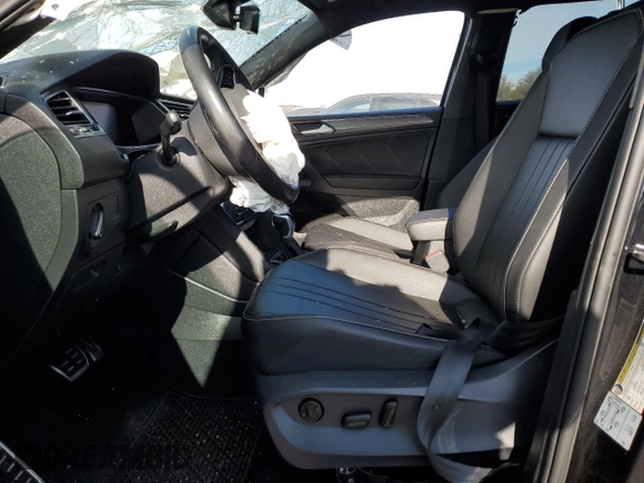 2022 Volkswagen Tiguan SE R-Line Black with VIN 3VV8B7AX4NM018976, listed as a Copart auction lot 88516775 with 49,139 mi miles and Non Repairable. Bid and sale history available at DreamBid. Image 7.